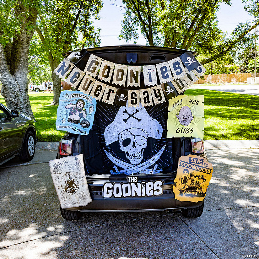 The Goonies™ Pirate Adventure Trunk-or-Treat Decorating Kit - 8 Pc.