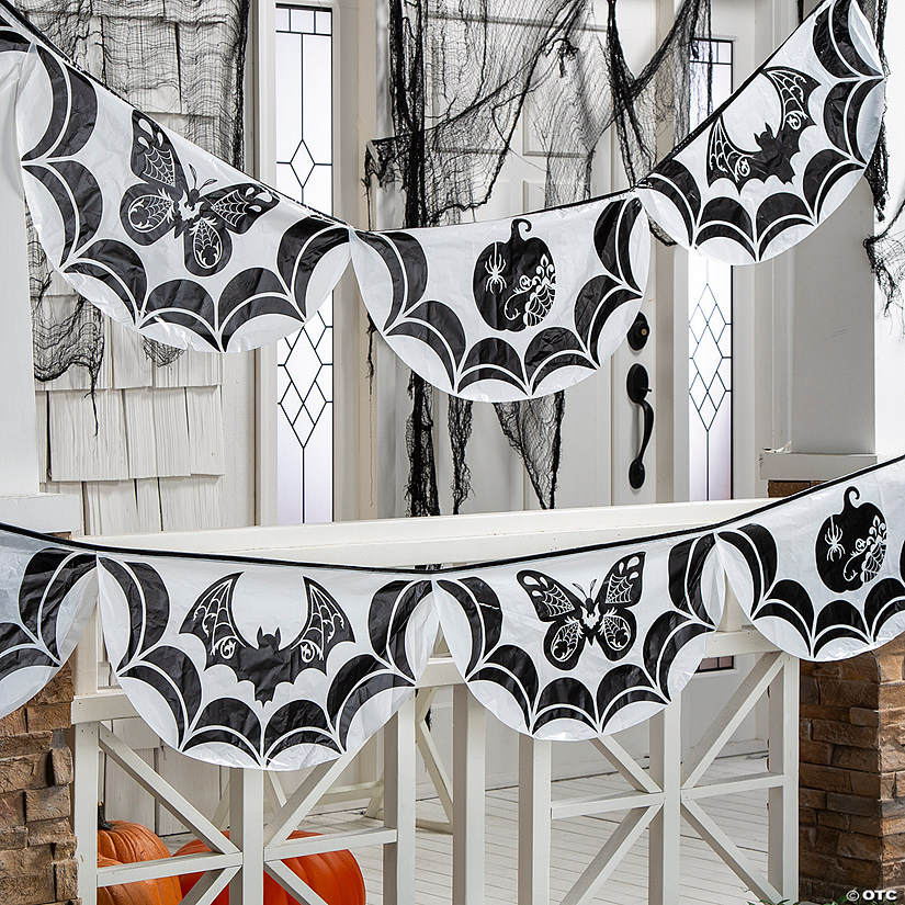 24 ft. x 12" Black &amp; White Halloween Eerie Elegance Plastic Bunting Image