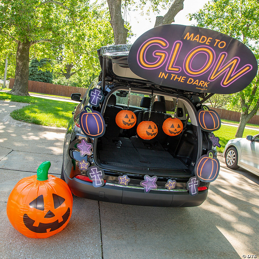 Deluxe Glow with God Trunk-or-Treat Decorating Kit -26 Pc. Image